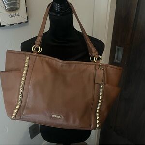 Vintage Coach Shoulder Bag In Studded - Brass/Vintage Khaki Multi